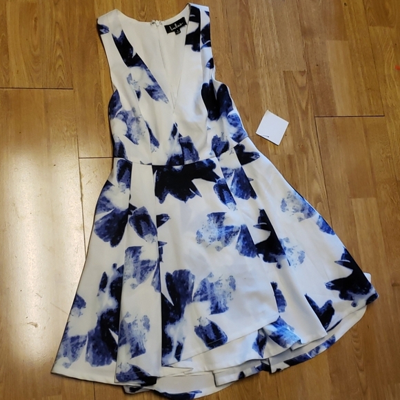 Lulus Dresses & Skirts - NWT Lulu's Seeing Chic dress blue/white S